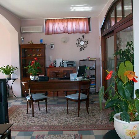 Residence Hotel La Commenda Montefiascone Buitenkant foto
