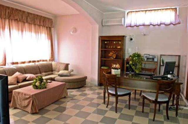 Residence Hotel La Commenda Montefiascone Buitenkant foto