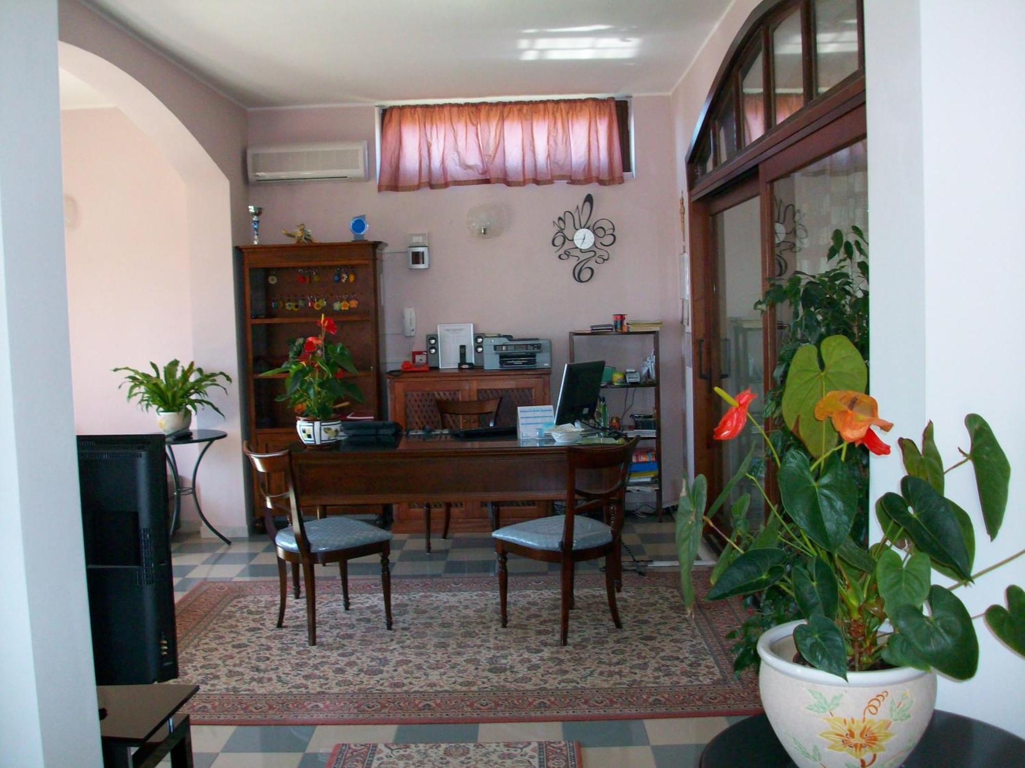 Residence Hotel La Commenda Montefiascone Buitenkant foto
