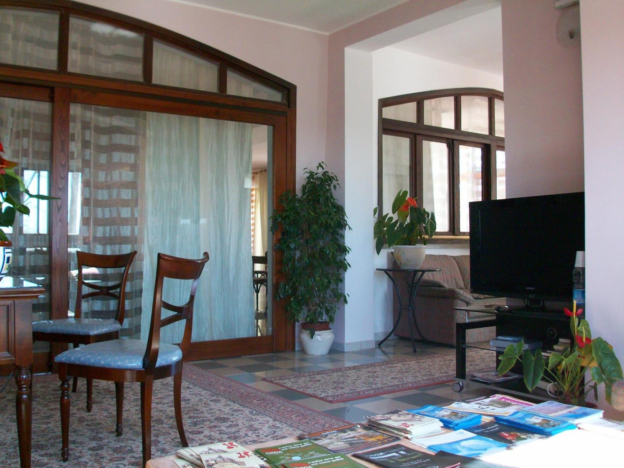 Residence Hotel La Commenda Montefiascone Buitenkant foto