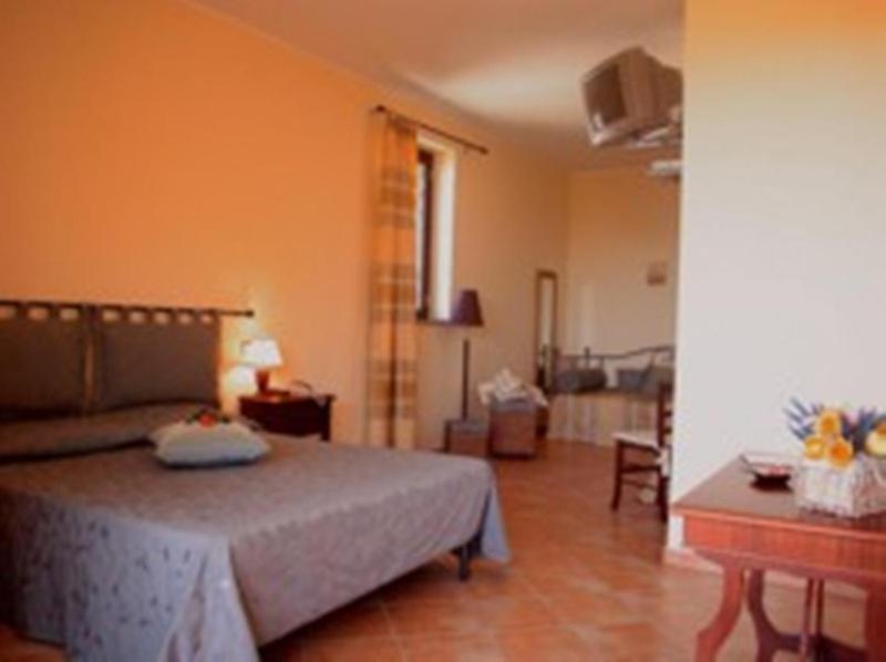 Residence Hotel La Commenda Montefiascone Buitenkant foto