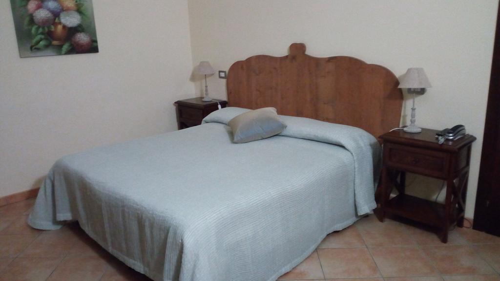 Residence Hotel La Commenda Montefiascone Buitenkant foto