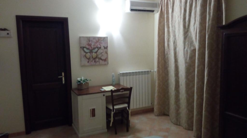 Residence Hotel La Commenda Montefiascone Buitenkant foto