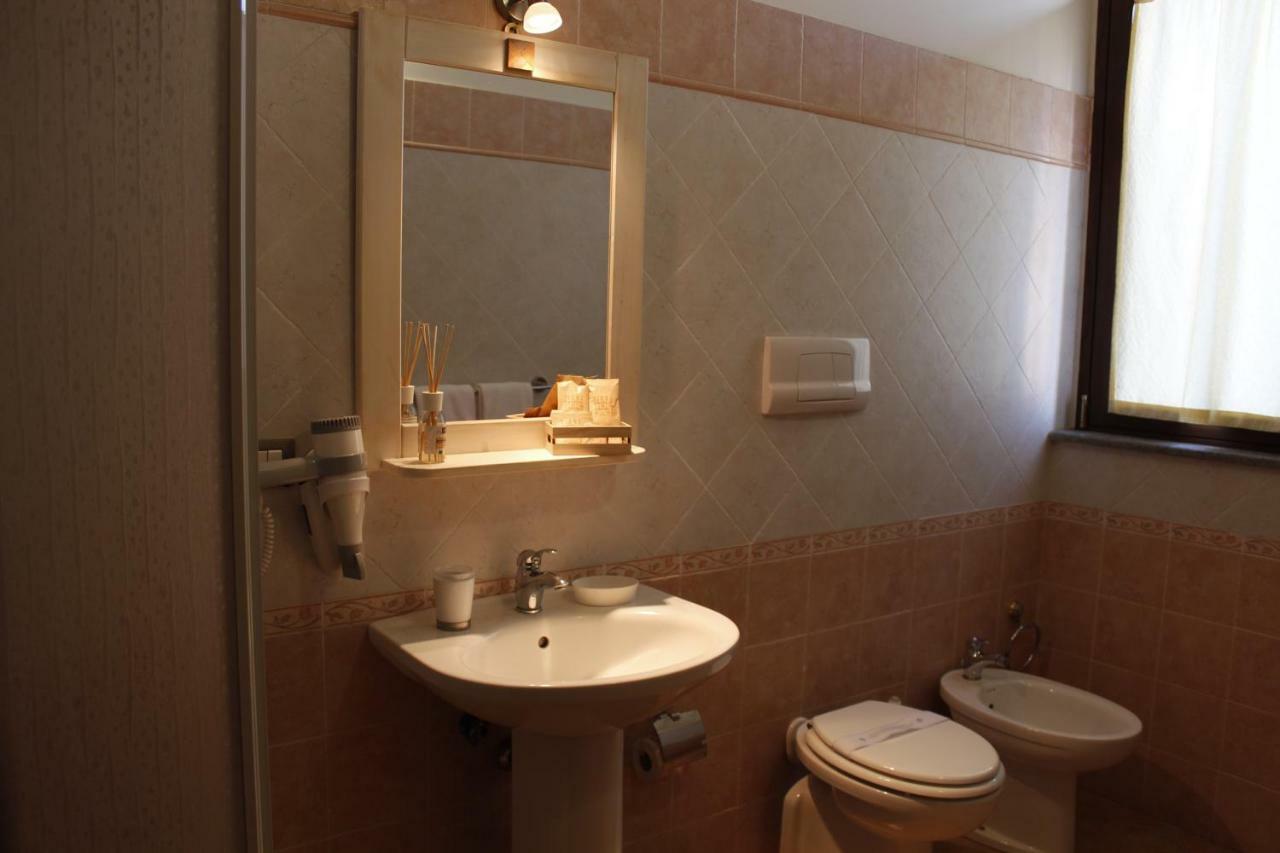 Residence Hotel La Commenda Montefiascone Buitenkant foto